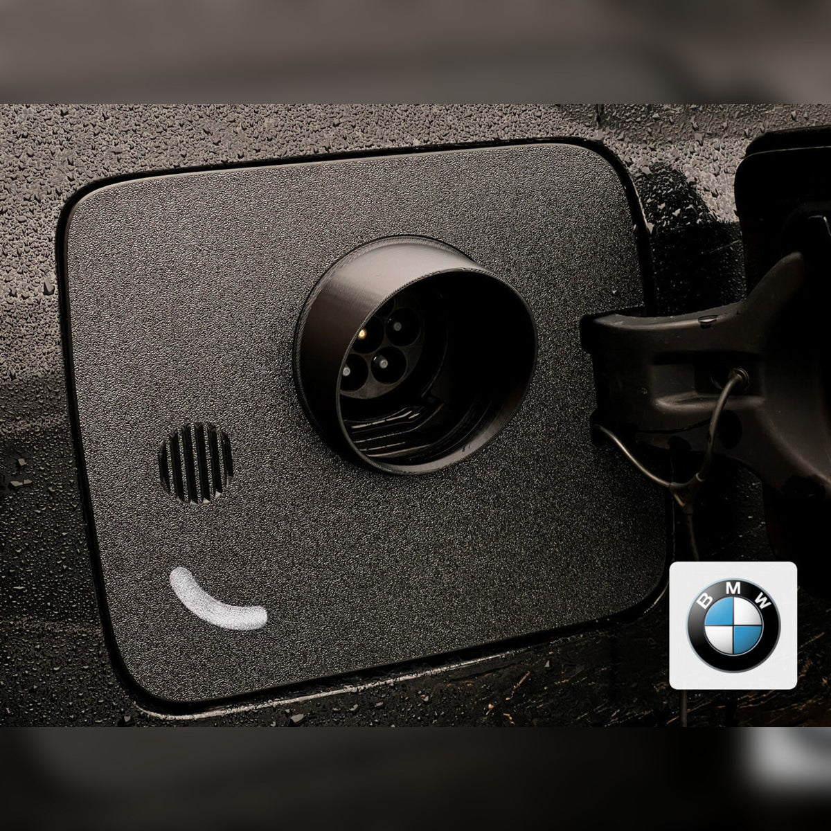 Snødeksel til ladeport montert på BMW i3