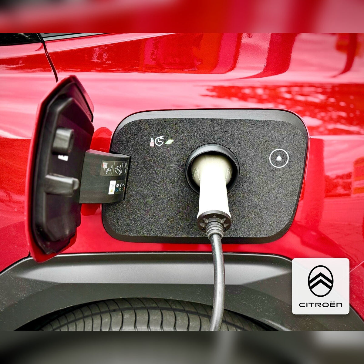 Snødeksel til ladeport montert på Citroën ë-C5 Aircross