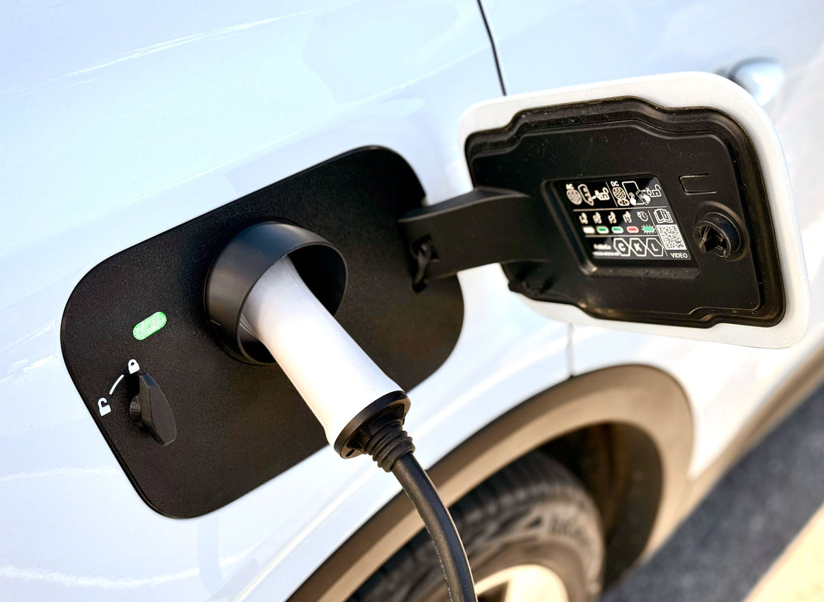 Snødeksel på Ford Explorer EV sett fra siden