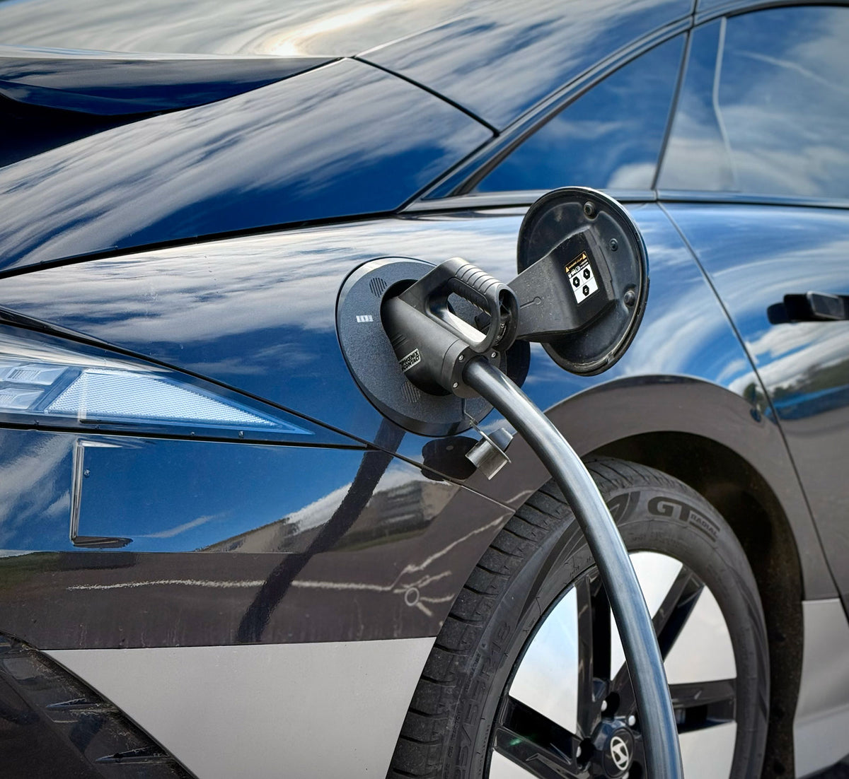 Snødeksel på Hyundai Ioniq 6 – CCS, sett fra siden