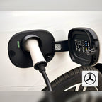 Snødeksel til ladeport montert på Mercedes-Benz EQE Sedan