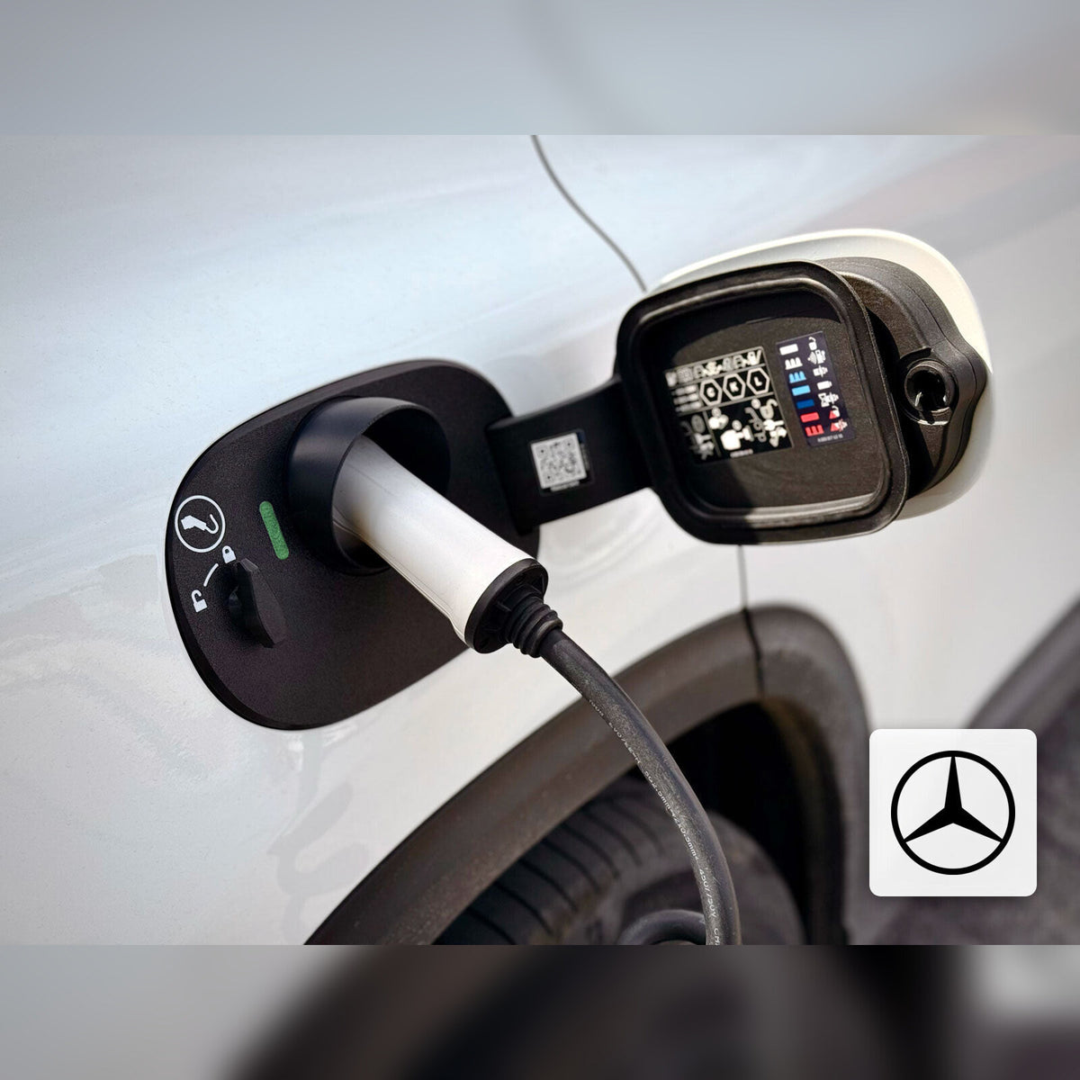 Snødeksel til ladeport montert på Mercedes-Benz GLB