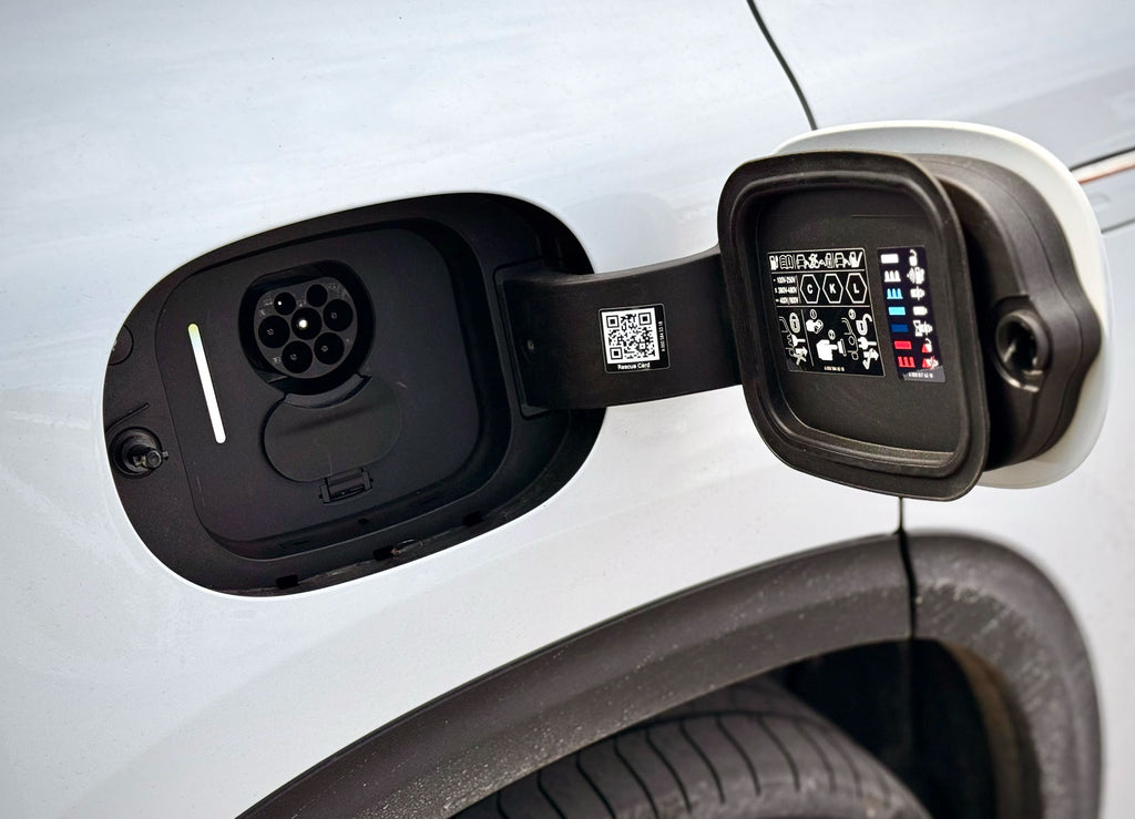 Snødeksel for Mercedes-Benz GLB – monteringstapper ved hengselen
